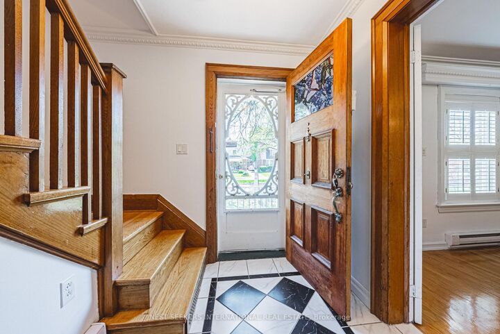 Property Photo:  5039 Valley Way  ON L2E 1W8 