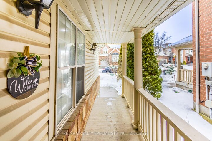 Property Photo:  511 Collis Court N  ON L9T 5M7 