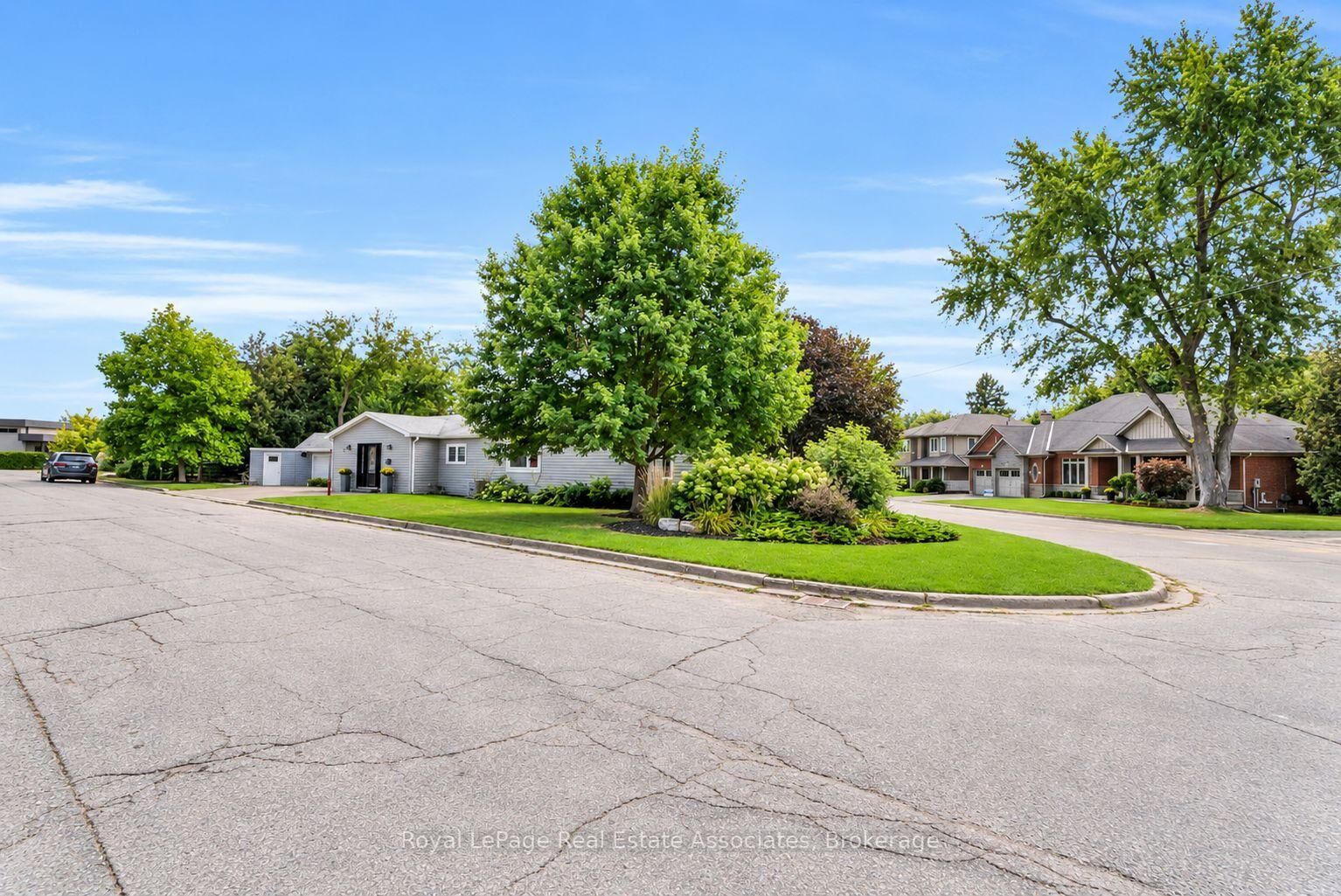 Property Photo:  11 Churchill Crescent  ON L7G 2M8 