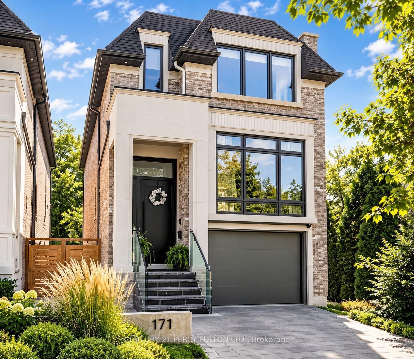 Photo de la propriété: 171 Elmwood Avenue ON M2N 3M3
