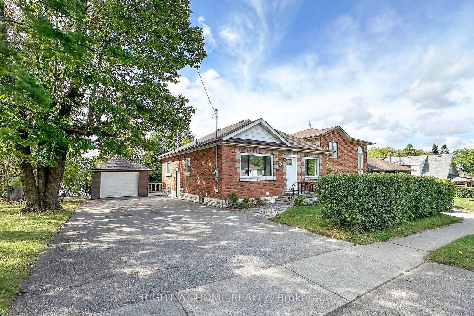 Property Photo: 488 Cromwell Avenue ON L1J 4V2