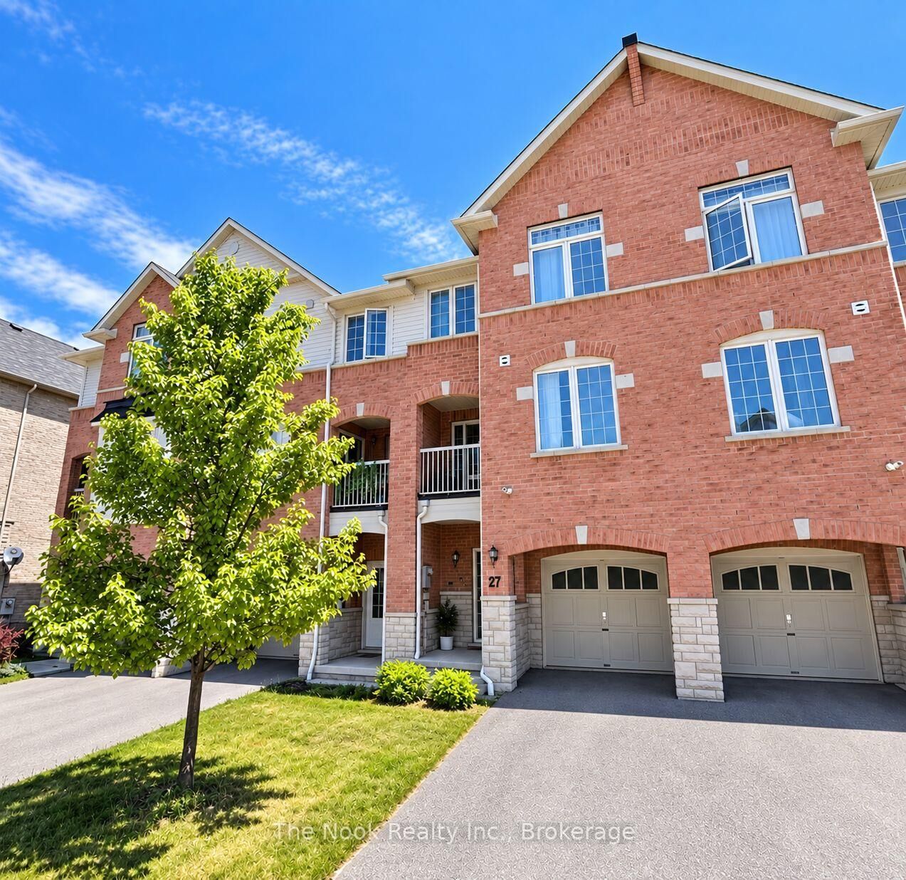 Property Photo:  27 Blunden Road  ON L1Z 0K9 