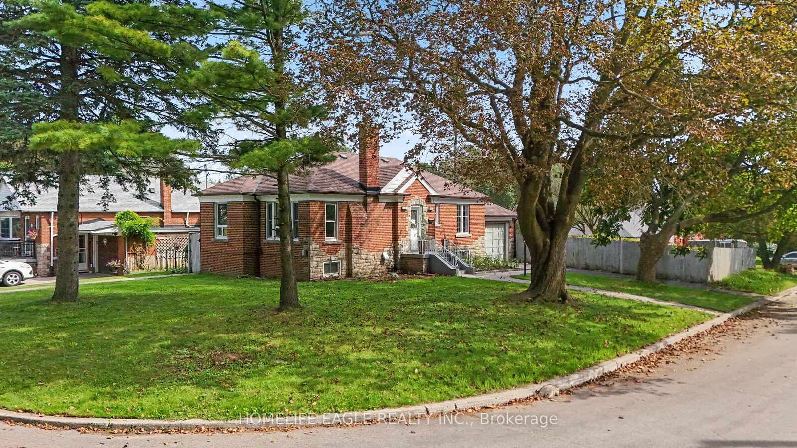 Property Photo: 3 Bluewater Avenue ON M1N 1K3