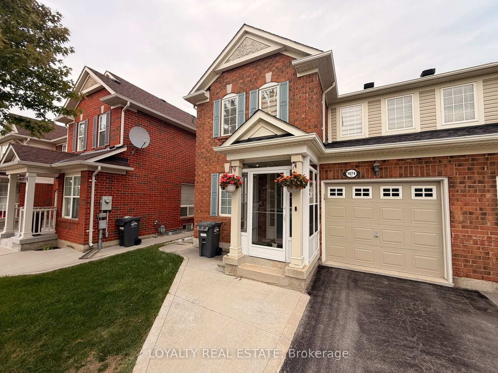 Property Photo:  