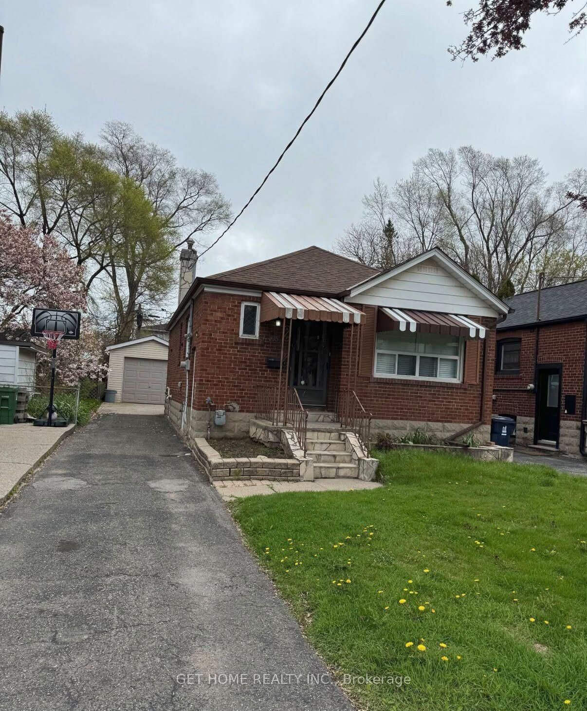Property Photo:  105 St Hubert Avenue Basement  ON M4J 3Z5 