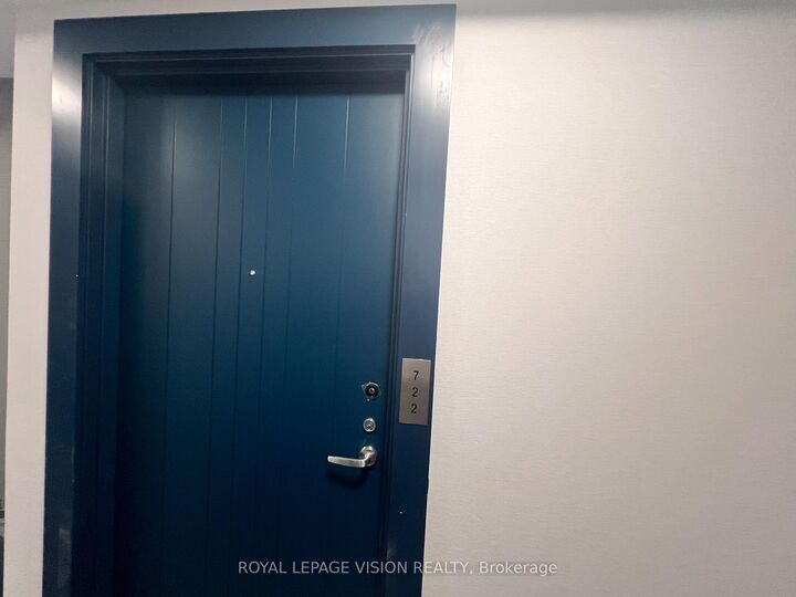 Property Photo:  2545 Simcoe Street N 722  ON L1H 7K4 