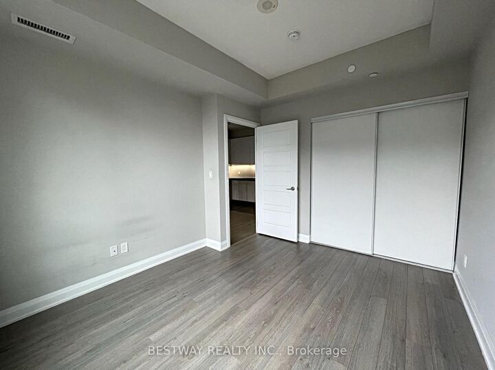 Property Photo:  15 Water Walk Drive 629  ON L6G 0G2 