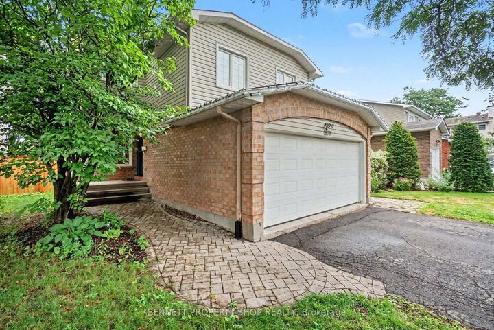 Property Photo:  1879 Leclair Crescent  ON K1E 3S1 