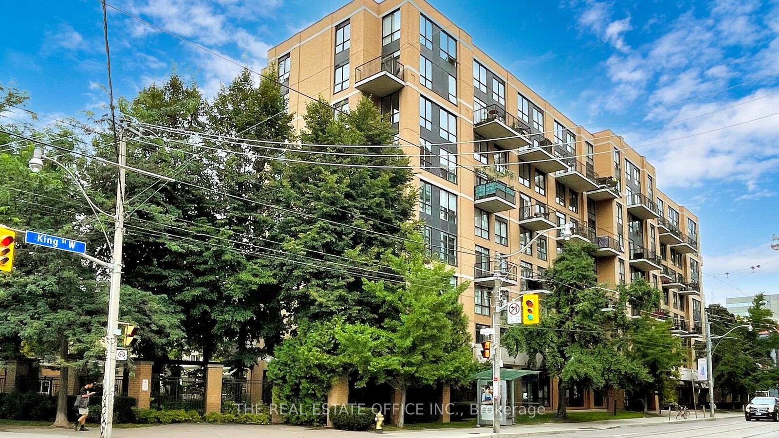 Property Photo:  800 King Street W 405  ON M5V 1N6 