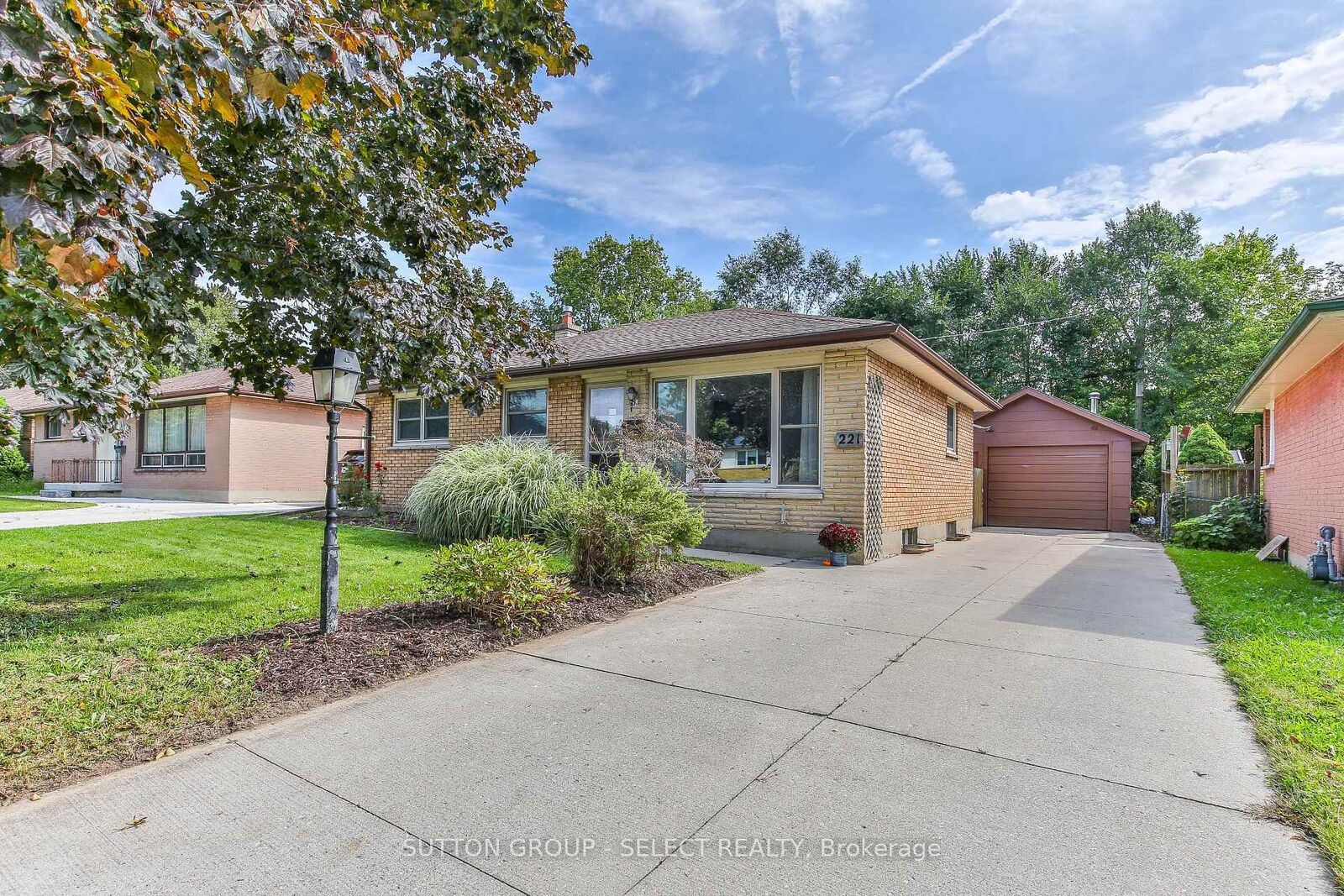 Property Photo:  221 Manitoulin Drive  ON N5W 1M8 