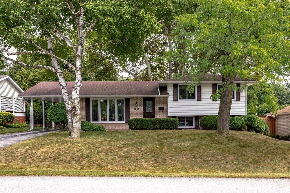 Property Photo:  1083 Manorwood Drive  ON L7T 2L9 