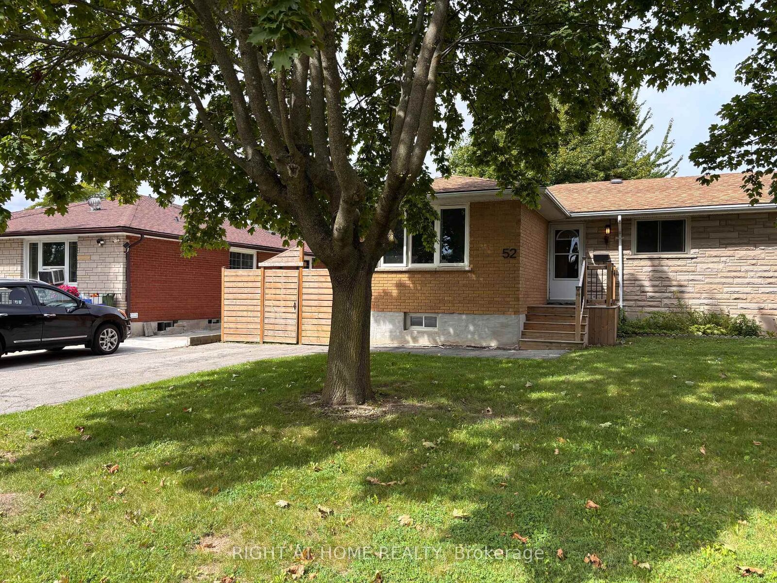 Property Photo:  52 Sumner Place  ON N5Z 3Z3 