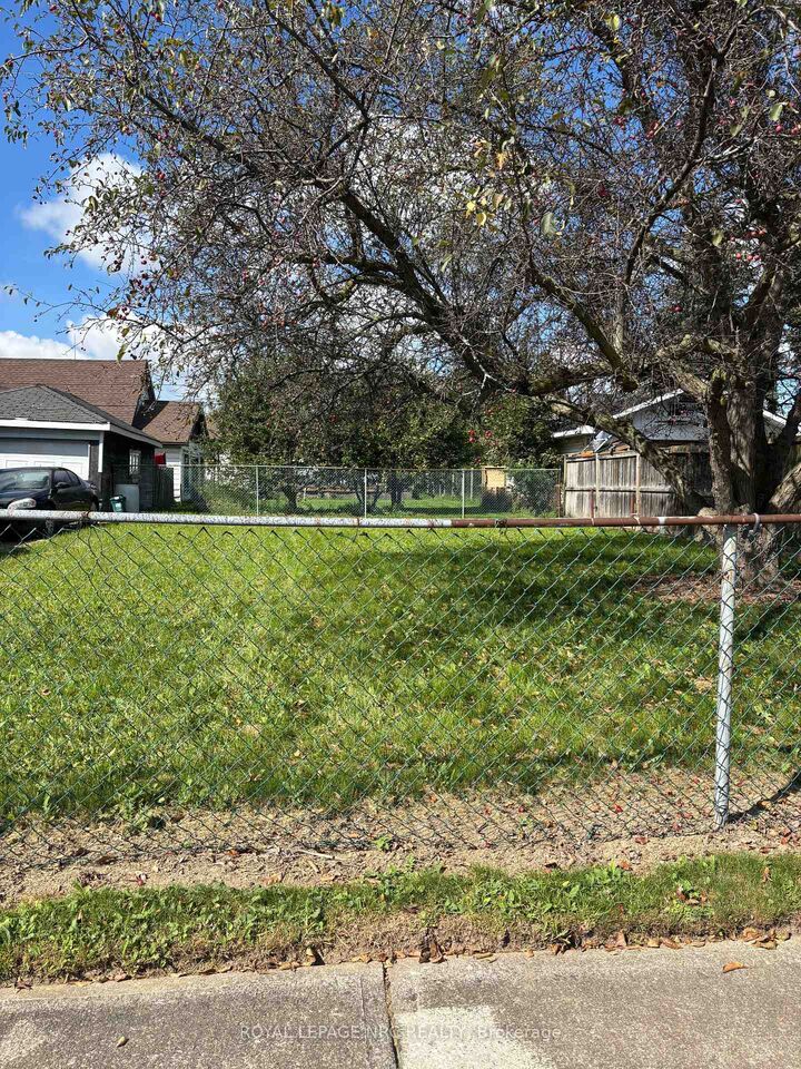 Property Photo:  37 Battle Street  ON L2V 3W4 