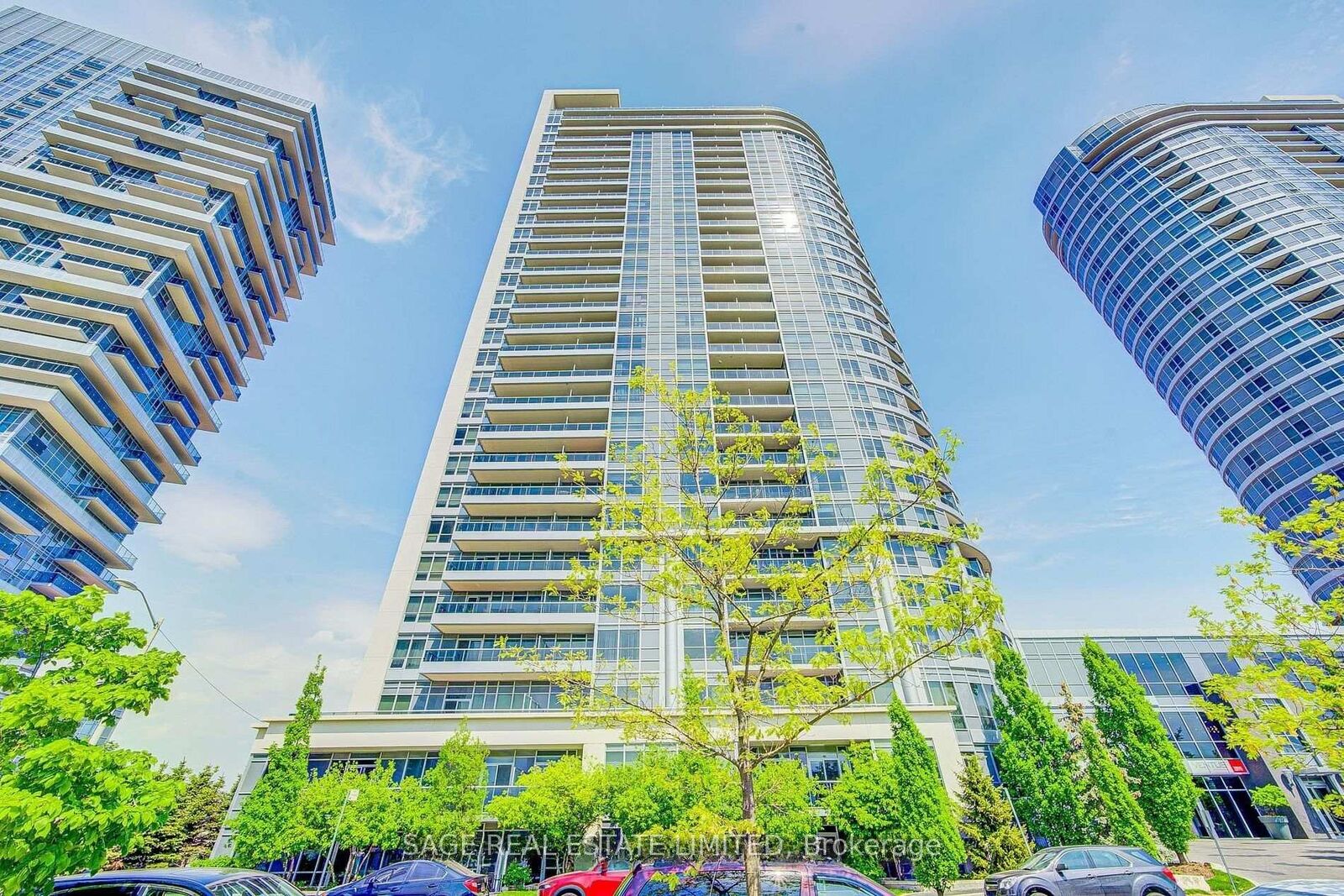 Property Photo:  181 Village Green Square 2415  ON M1S 0K6 