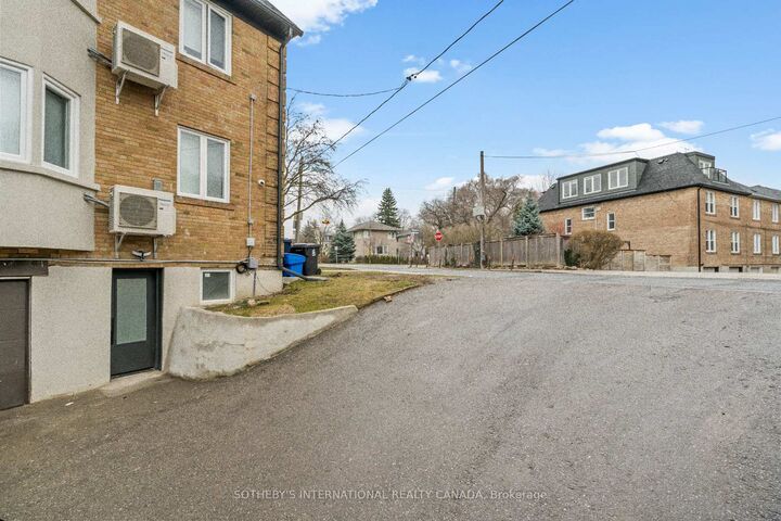 Property Photo:  1340 Avenue Road B  ON M5N 2H2 