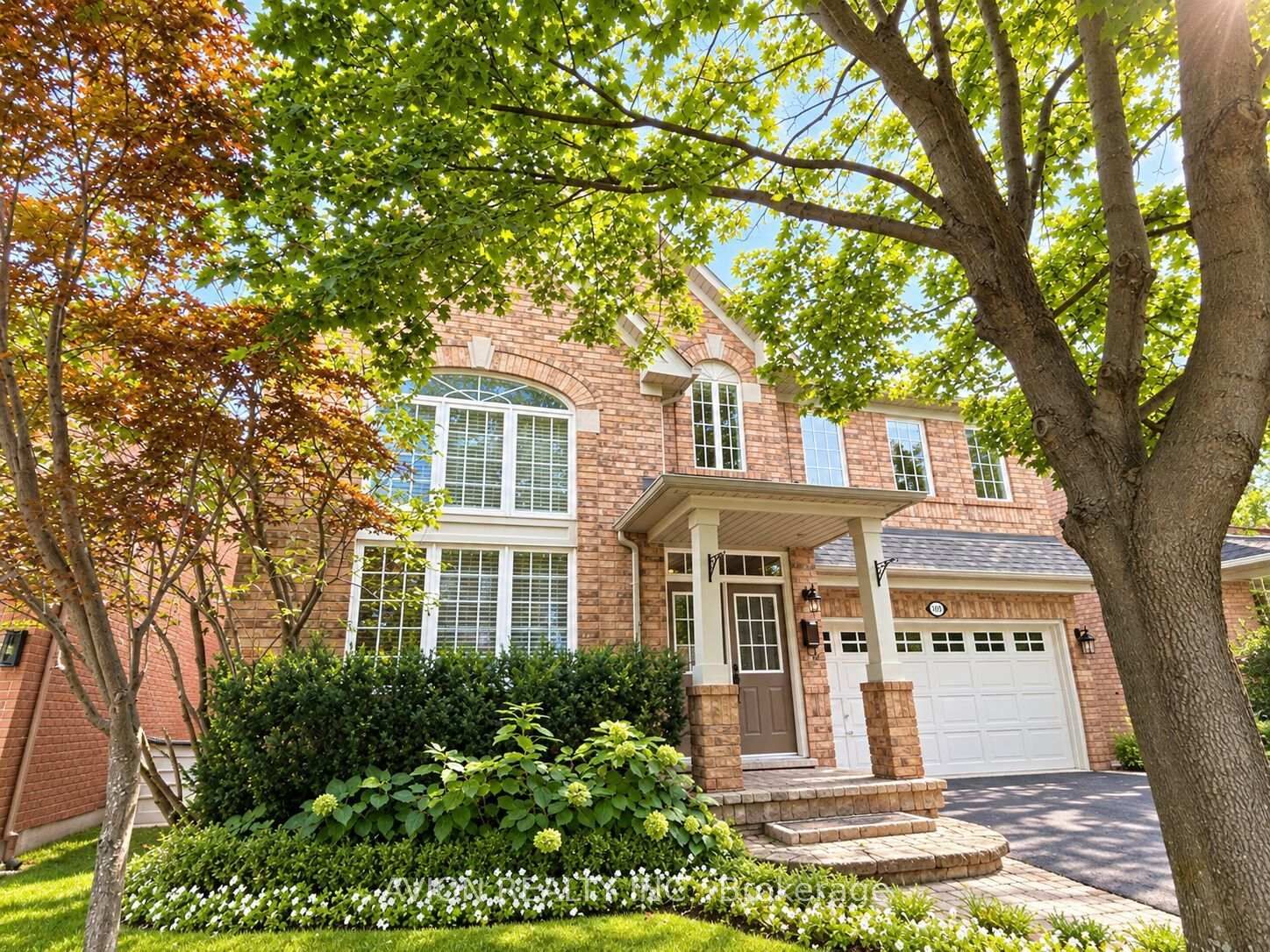 Property Photo: 1392 Pinecliff Road ON L6M 3Z1