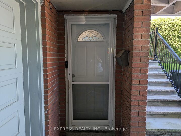 Property Photo:  105 Faye Drive Bsmt  ON M2J 3S7 