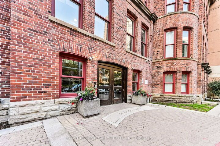 Property Photo:  11 St Joseph Street 713  ON M4Y 3G4 