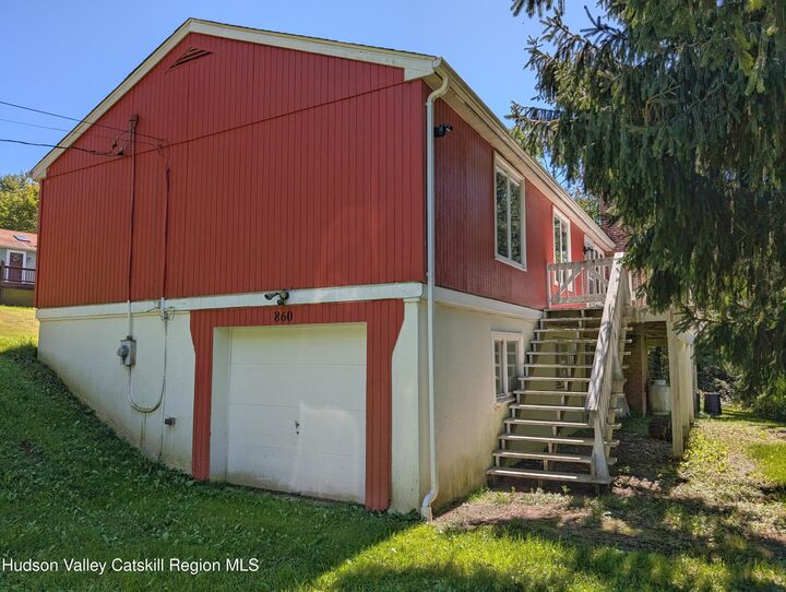 Property Photo:  860 County Road 17  NY 12444 