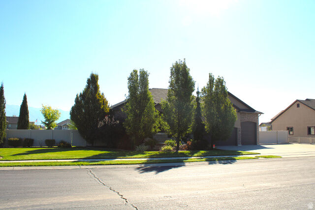Property Photo:  4710 S 5050 W  UT 84401 