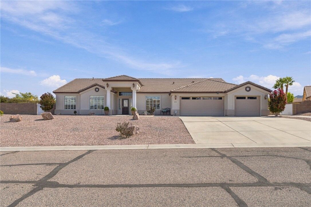 Property Photo:  4104 Quarter Circle Way  AZ 86401 