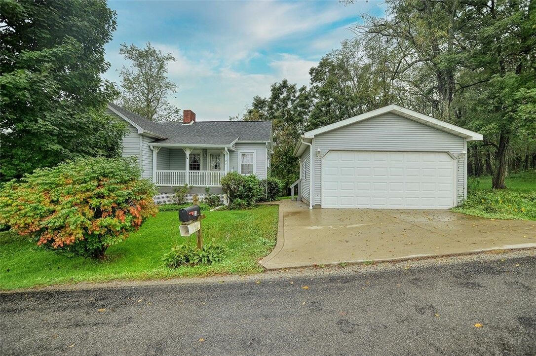 Property Photo:  23 Ridge Road  PA 15312 