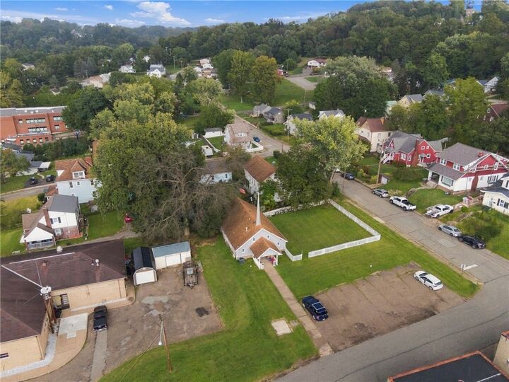 Property Photo:  1415 Strawn Ave  PA 15068 