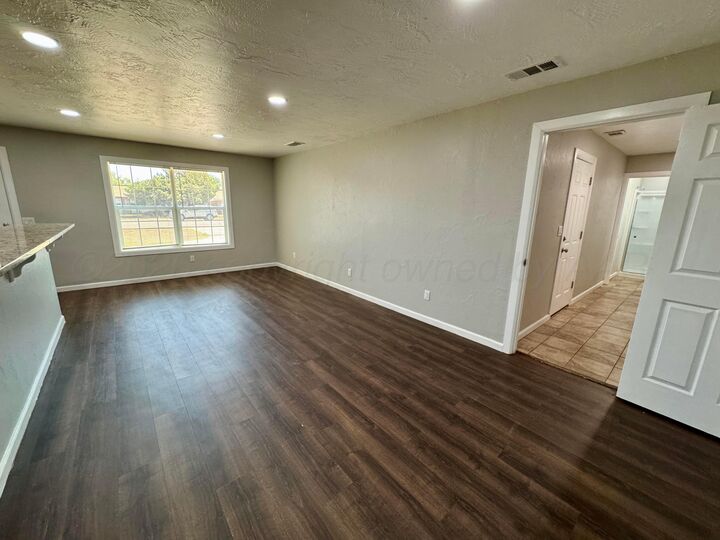 Property Photo: 709 Cherokee Drive TX 79045