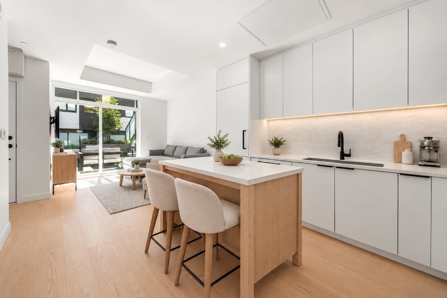 Property Photo:  650 E 2nd Street 127  BC V7L 1E3 