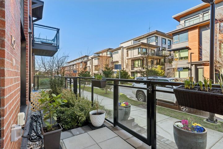 Property Photo:  545 E 2nd Street 142  BC V7L 1E1 