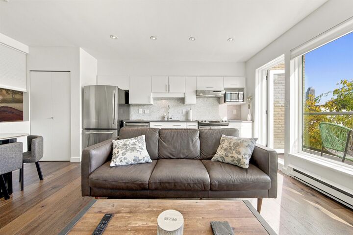 Property Photo:  1688 Cypress Street Street 406  BC V6J 5J1 