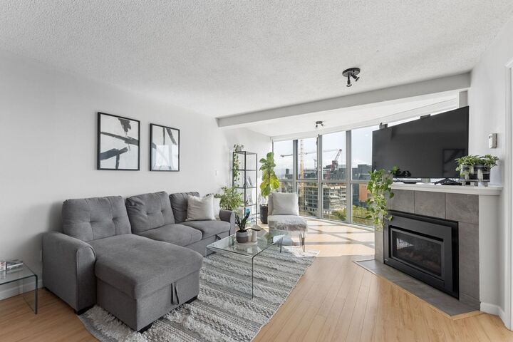 Property Photo: 1128 Quebec Street 1603 BC V6A 4E1