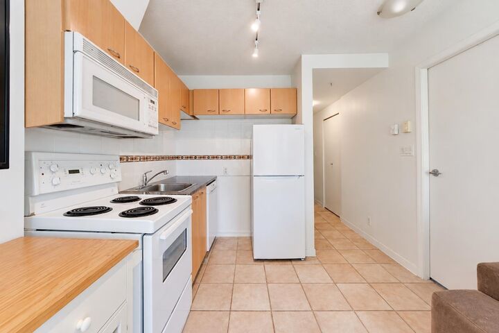 Property Photo:  1367 Alberni Street 403  BC V6E 4R9 
