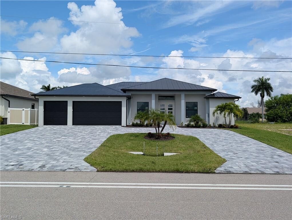 Property Photo: 155 Aviation Pkwy FL 33904