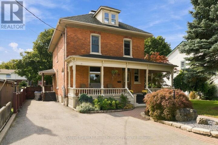 Property Photo:  44 Trafalgar Street  ON N7A 1T4 