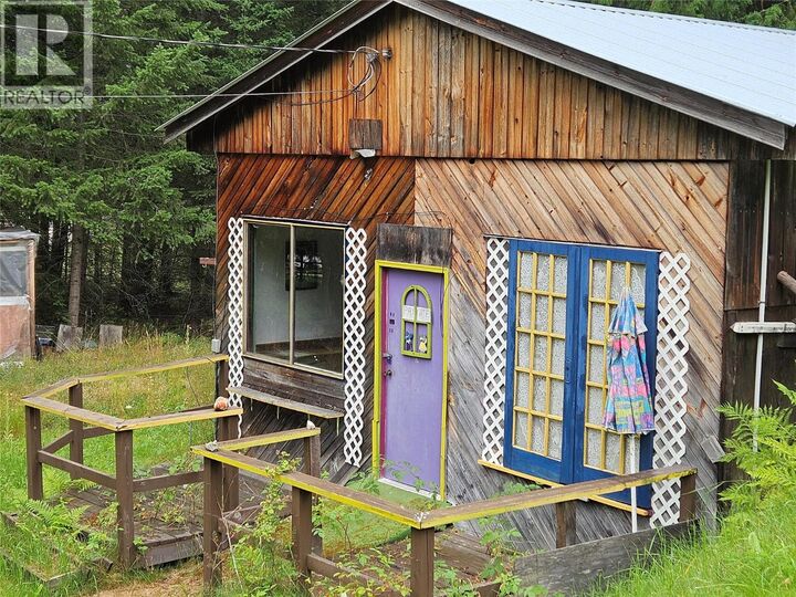 Property Photo:  115 Lower Fauquier Road  BC V0G 1K0 