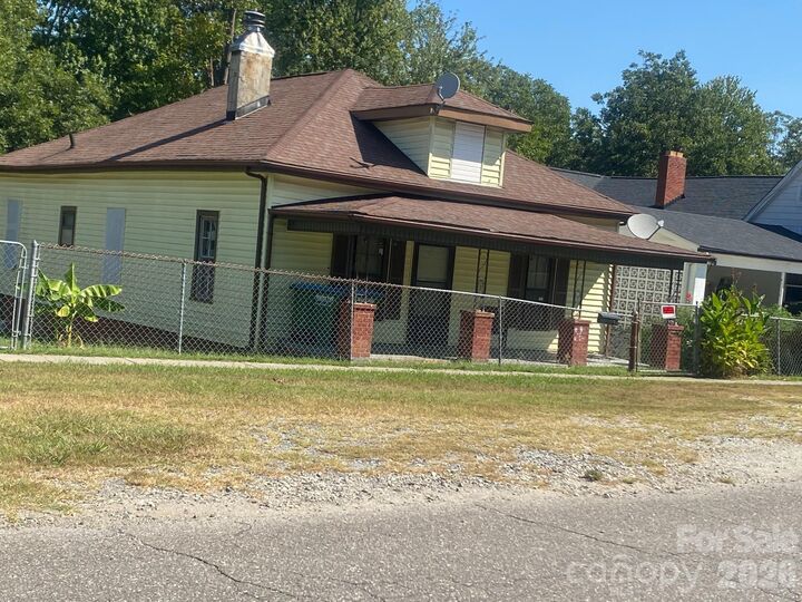 Property Photo:  211 E Washington Avenue  NC 28016 