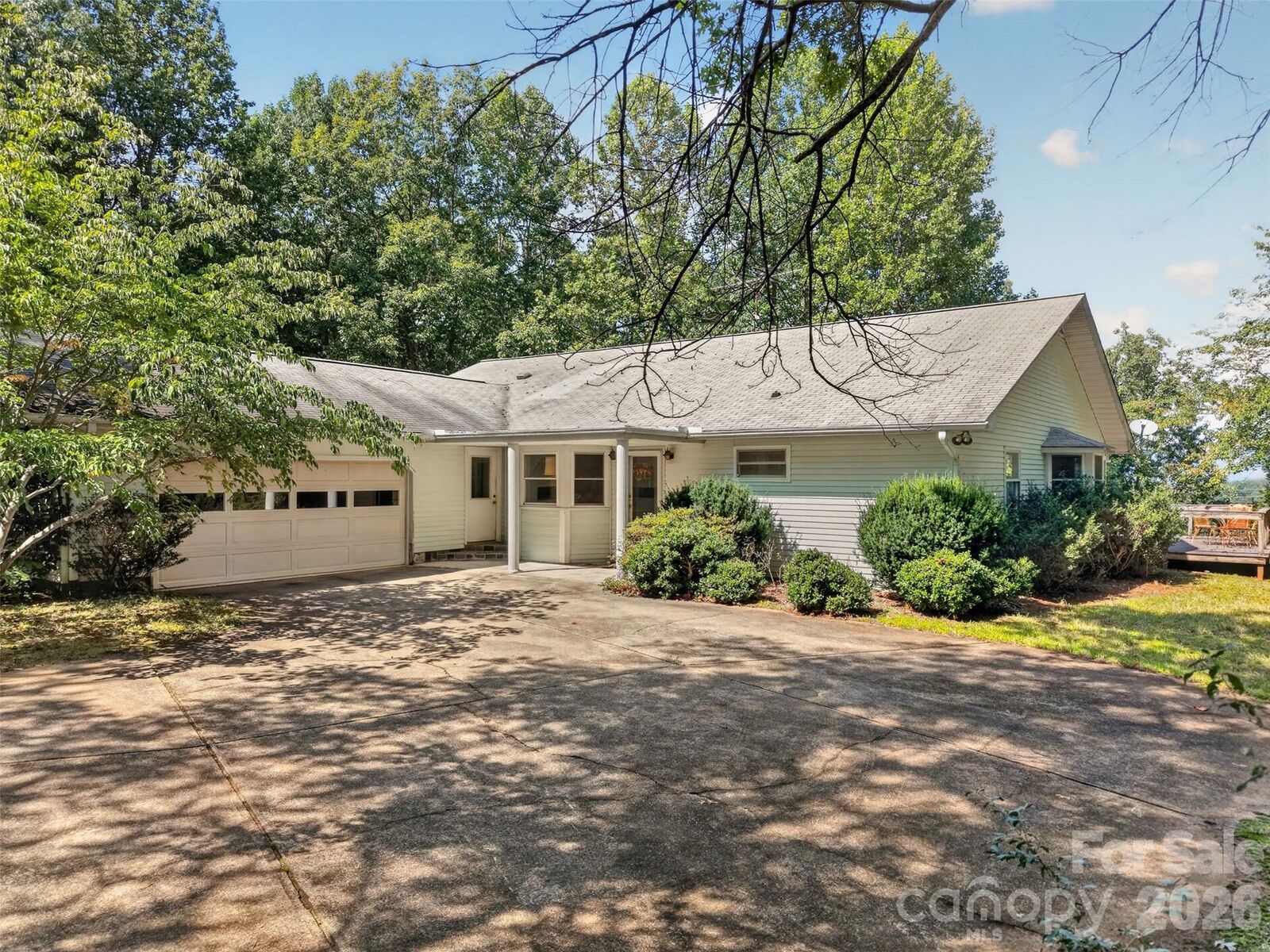 Property Photo: 484 Briar Patch Lane NC 28773