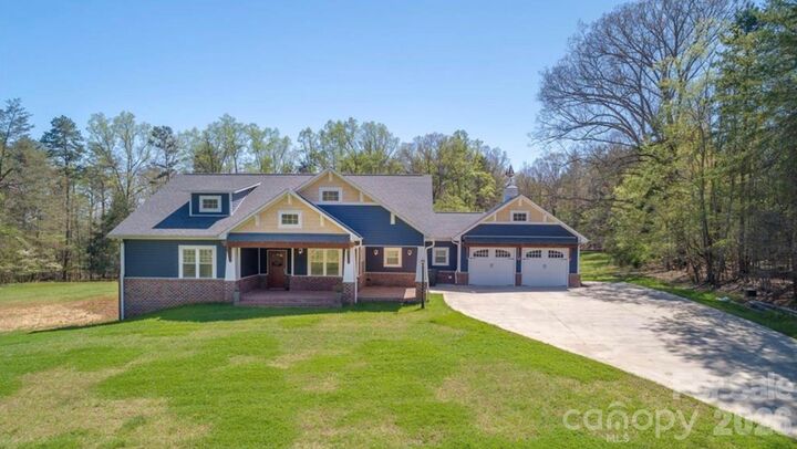 Property Photo: 1655 Antioch Road NC 28655