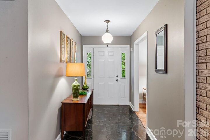 Property Photo:  122 Chanticleer Court  NC 28214 