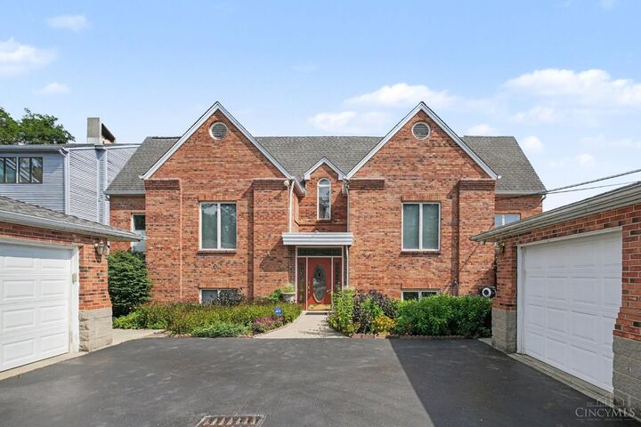 Property Photo:  390 Grand Avenue  OH 45205 