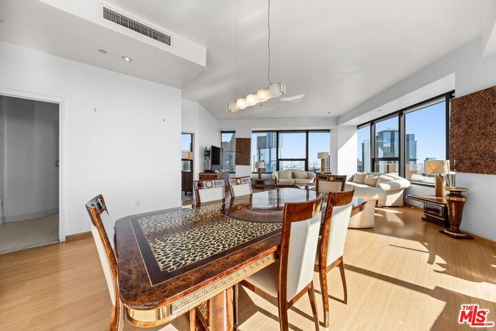 Property Photo:  1100 Wilshire Blvd, Unit 3508  CA 90017 