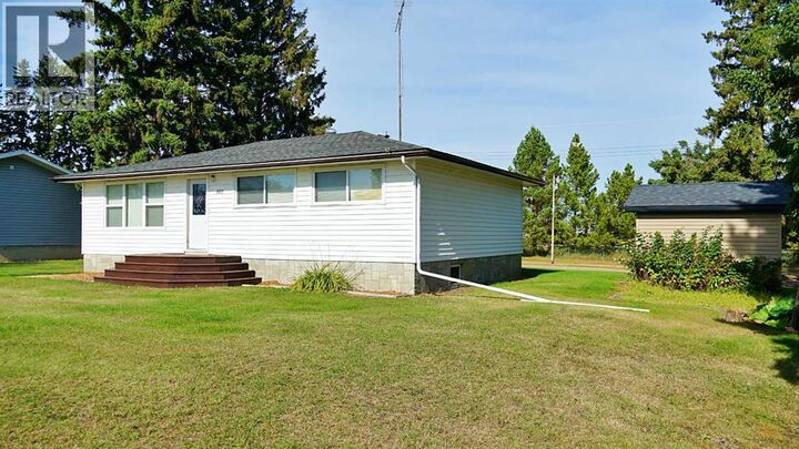 Property Photo:  300 3 Street North  AB T0B 2X0 