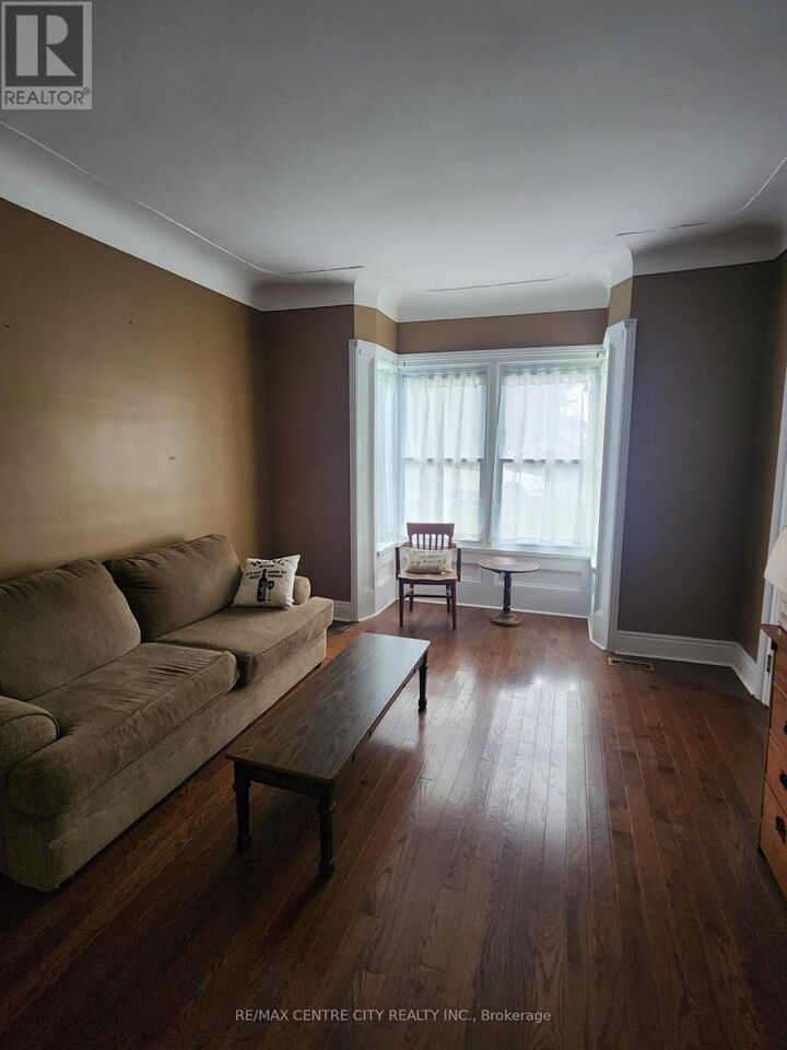 Property Photo: 244 Elm Street West ON N0P 1C0