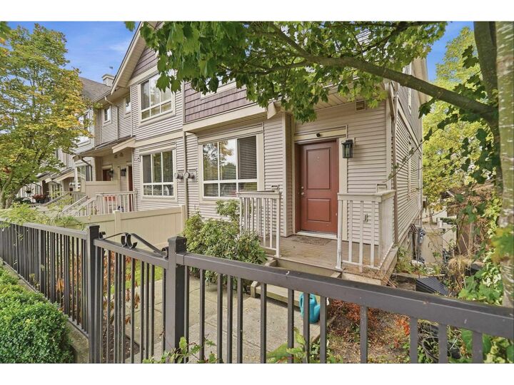 Property Photo: 19560 68 Avenue 6 BC V4N 5Y5