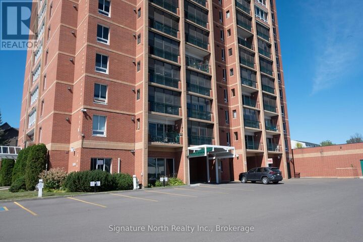 Property Photo: 590 Beverly Street 1402 ON P7B 5S7