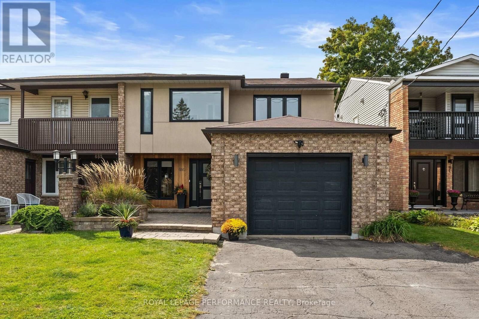 Property Photo:  550 Foxview Place  ON K1K 4C4 