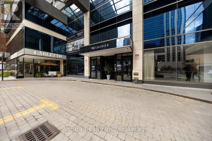 Property Photo:  161 Laurier Avenue West 715  ON K1P 5J2 