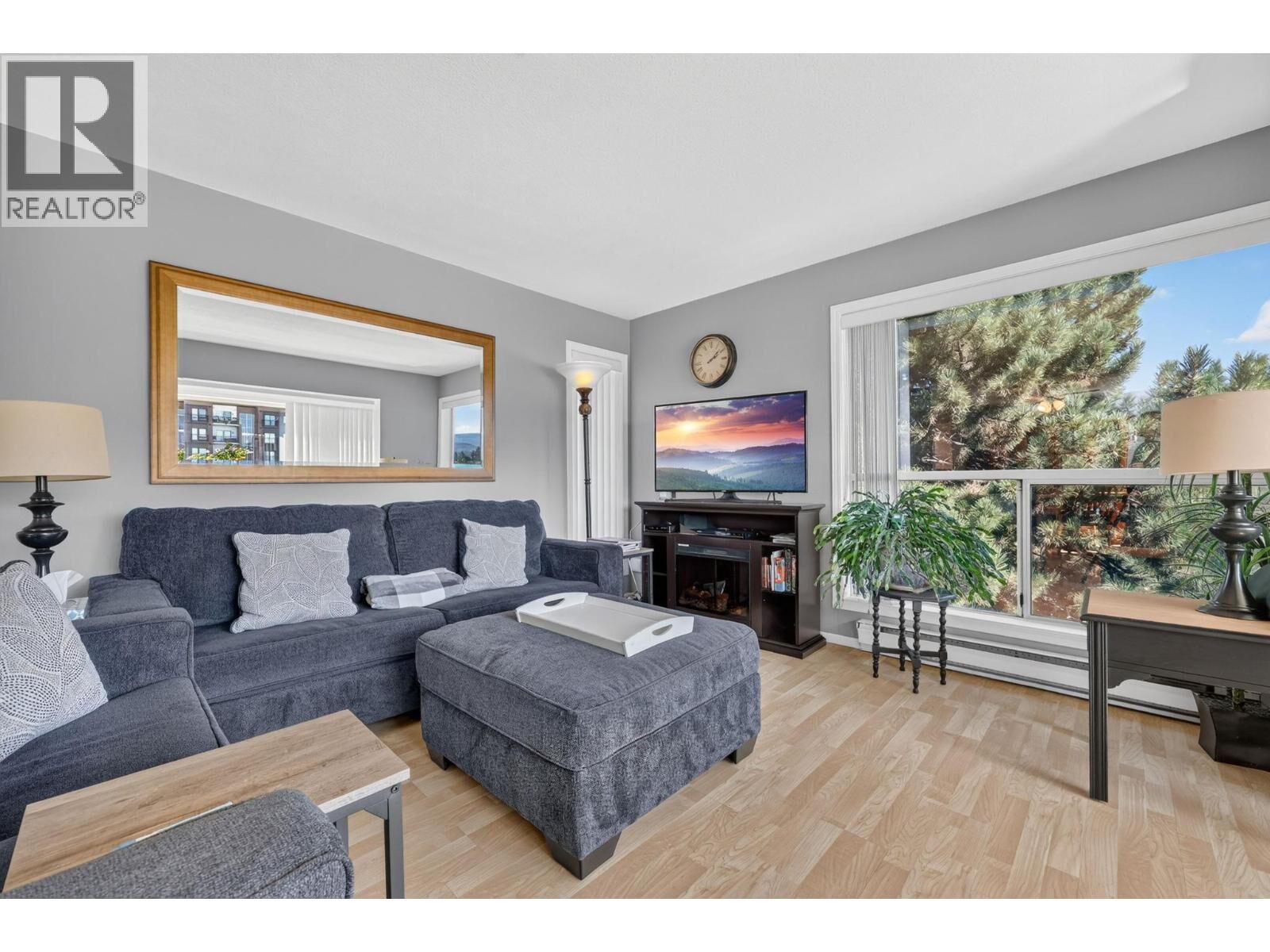 Property Photo: 240 Hollywood Road 410 BC V1X 6Y9