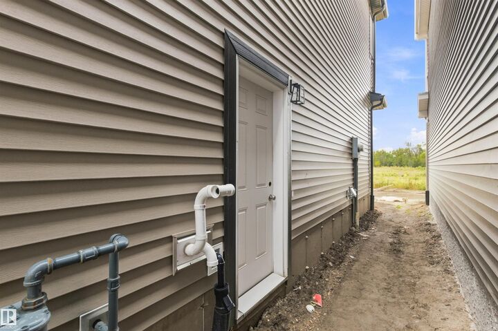 Property Photo: 15768 7 Street NE AB T5Y 4M6